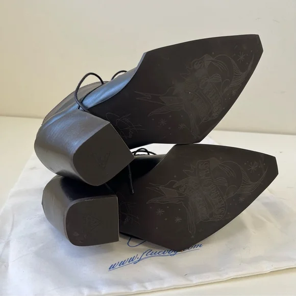 John Fluevog SWORDFISH HI SURREALIST PIZZA Size 7 - Picture 9 of 13